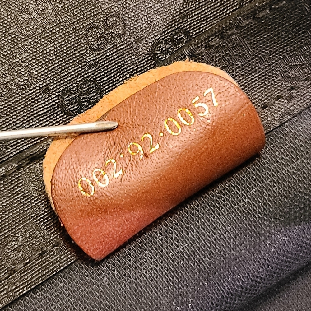 VINTAGE GUCCI TOTE - Picture 13 of 15